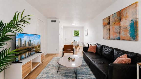 Central modern 2BR close to UT, Moody Center, & DT - Image 1