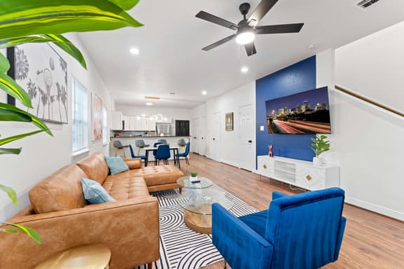 NRG MedCenter 2BD/2.5BA w FencedYard & WasherDryer - Image 1
